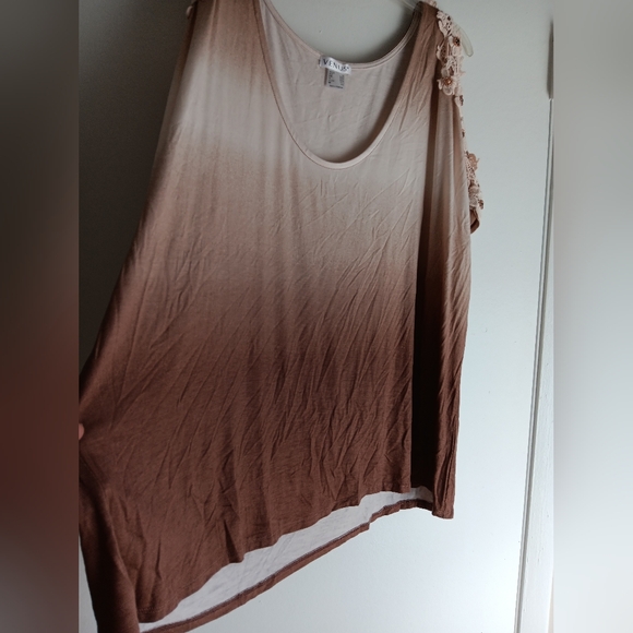 🚨Venus Brown Ombre Blouse with Floral Lace EUC - Picture 6 of 6